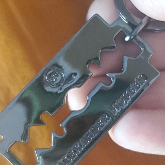 Alexander McQueen - Picture 5 of 9